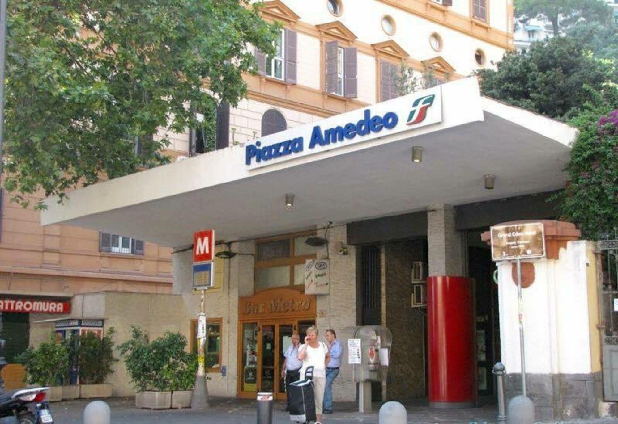 B&B Amedeo Napoli Bagian luar foto