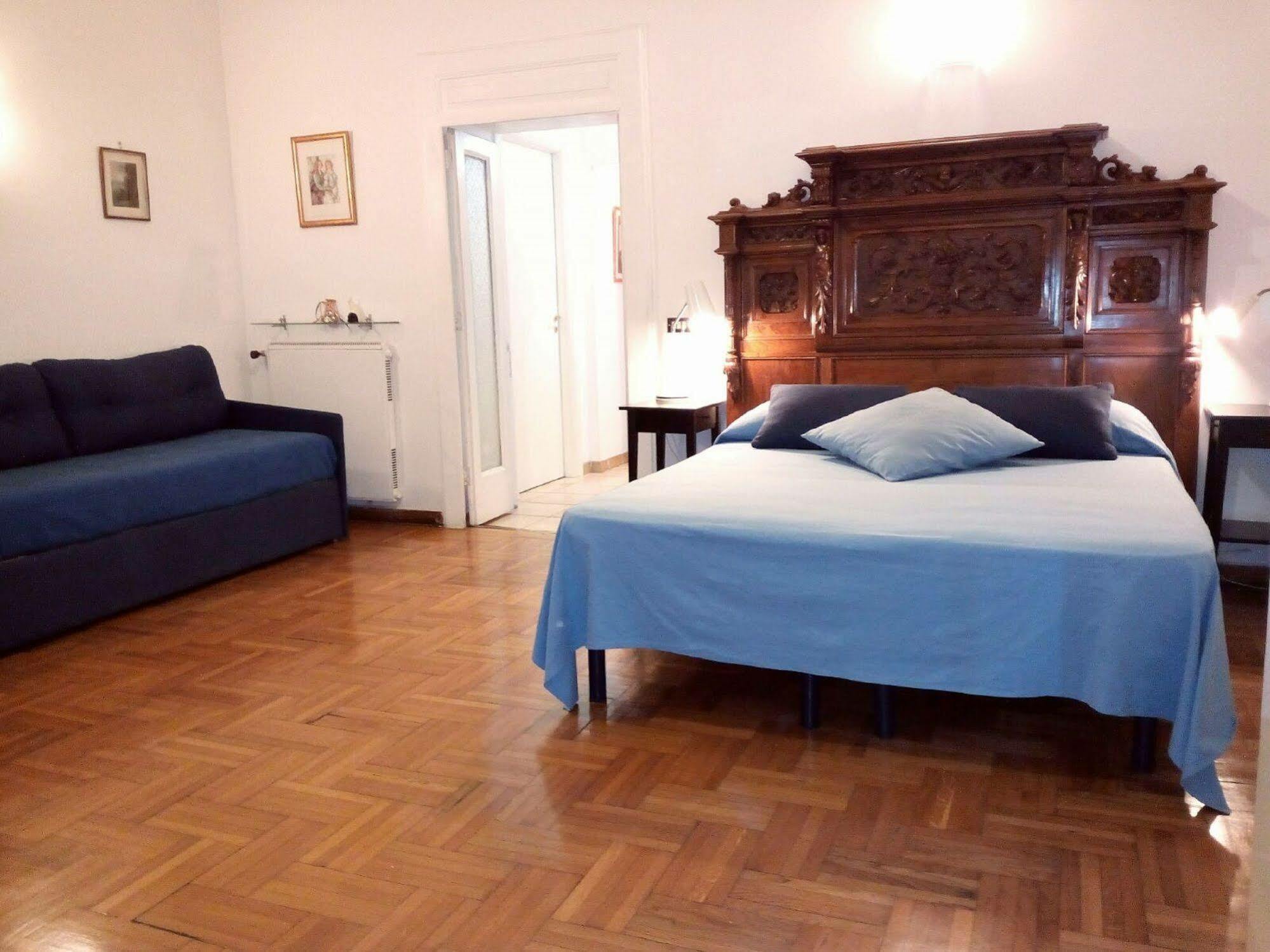 B&B Amedeo Napoli Bagian luar foto